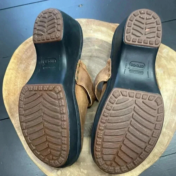 Crocs Brown Leather Platform Slip On Mules Size 7 - Picture 4 of 5